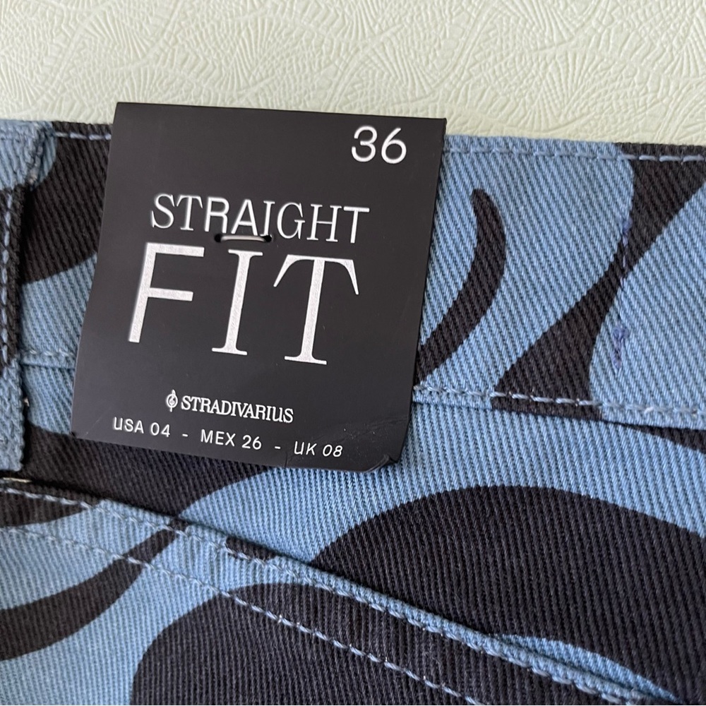 NWT Stradivarius Printed Blue Retro Print Dad Jeans Sz 4 Tall - Picture 8 of 14